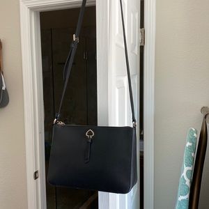 Beautiful Kate Spade handbag. Can be cross-body or shoulder bag.